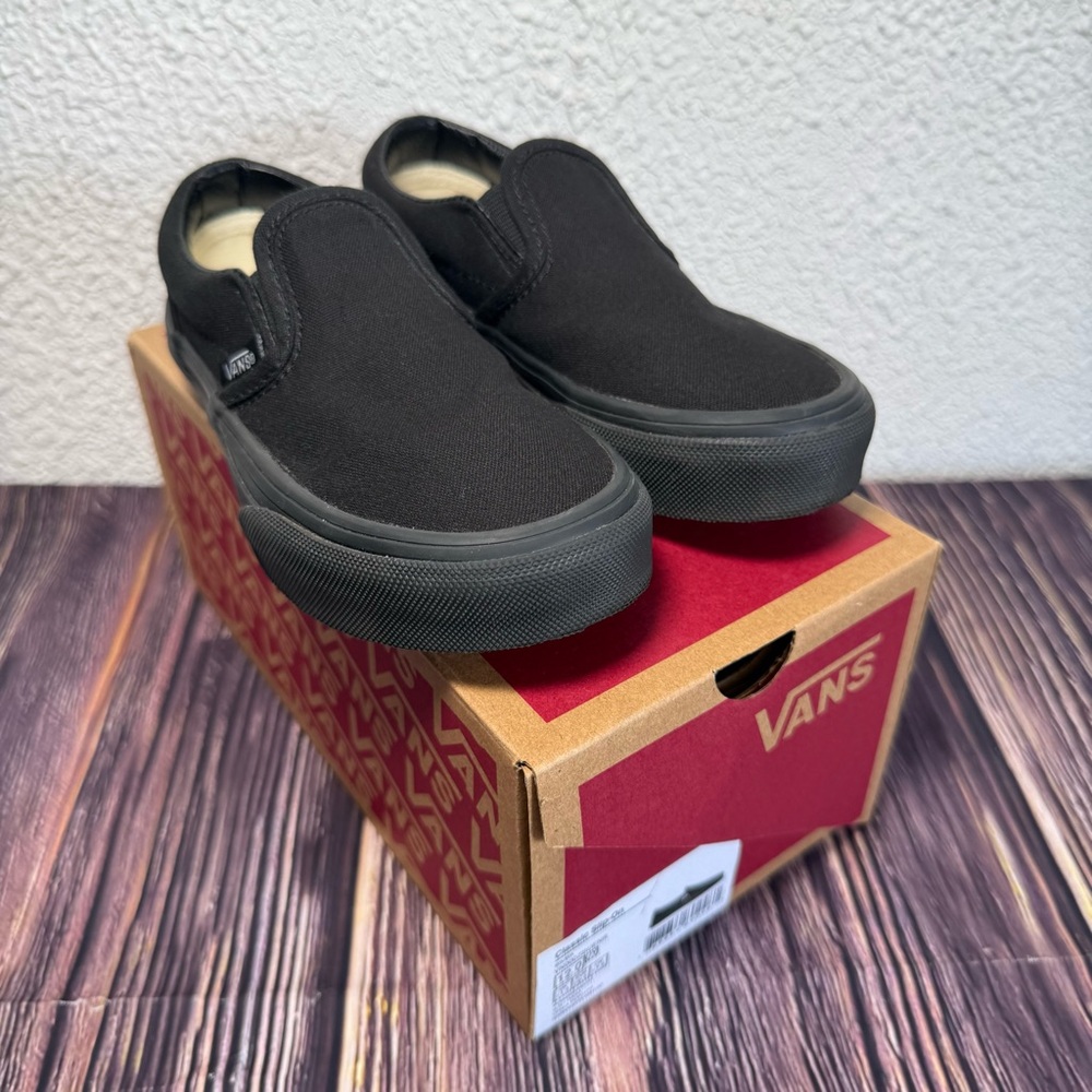 KID’S SIZE 12 Black Classic Slip On Vans WITH BOX Youth Shoes No Tags WORN ONCE